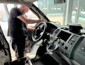 VW T5, tónování oken, odhlučnění, stropní monitor, rádio car play, čalounění13