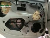 Renault_Laguna_autohifi,_reproduktory,_tlumení_115440010110