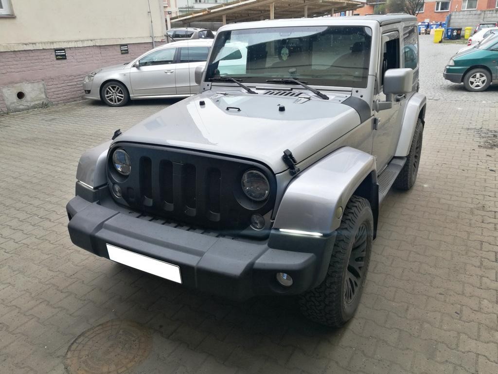 Jeep_Wrangler,_autohifi,_reproduktory,_výměna_rádia_018