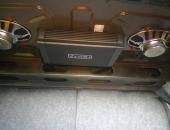 Ford_Mustang,_autohifi,_reproduktory,_zesilovač,_hertz_reproduktory,_mustang_hifi23