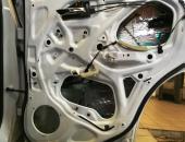 Suzuki_Vitara_II_-_Tlumení_dveří,_reproduktory_Spectron_a_eXcursion_20180331_102202