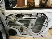 Suzuki_Vitara_II_-_Tlumení_dveří,_reproduktory_Spectron_a_eXcursion_20180331_083059