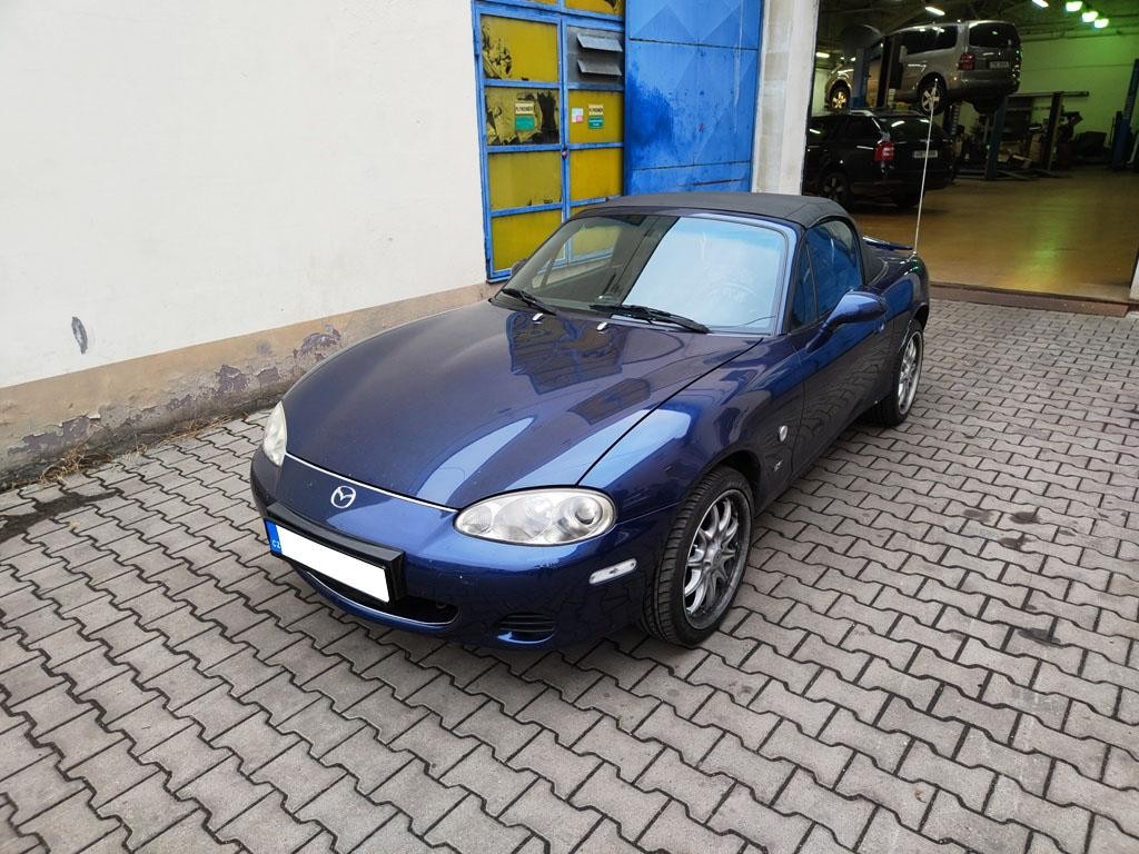 Mazda_MX5,_autohifi,_reproduktory_hertz,_tlumení_dveří_0115