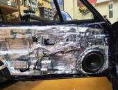Mazda_MX5,_autohifi,_reproduktory_hertz,_tlumení_dveří_0105