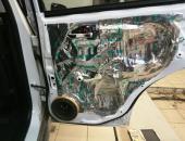 Suzuki_Vitara_II_-_Tlumení_dveří,_reproduktory_Spectron_a_eXcursion_20180331_103842