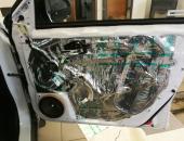 Suzuki_Vitara_II_-_Tlumení_dveří,_reproduktory_Spectron_a_eXcursion_20180331_094744