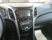 hyundai_i30_radio_navigace_kamera_08493308
