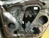 VW_Touran,_výměna_reproduktorů,_tlumení_dveří,_autohifi_0111