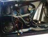 Škoda_Superb_III,_autohifi,_reproduktory_DLS,_výměna_reproduktorů,_tlumení_dveří12