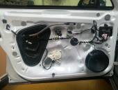 VW_Passat_B8,_autohifi,_reproduktory_hertz,_tlumení_dveří01