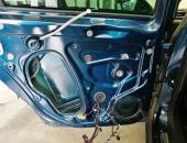 Škoda_Superb_III,_autohifi,_reproduktory_DLS,_výměna_reproduktorů,_tlumení_dveří06