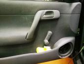 Škoda_Felicia_reproduktory_rádio_anténa01