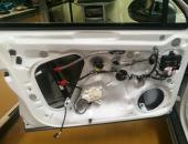 VW_Passat_B8,_autohifi,_reproduktory_hertz,_tlumení_dveří04