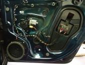 Škoda_Superb_III,_autohifi,_reproduktory_DLS,_výměna_reproduktorů,_tlumení_dveří14