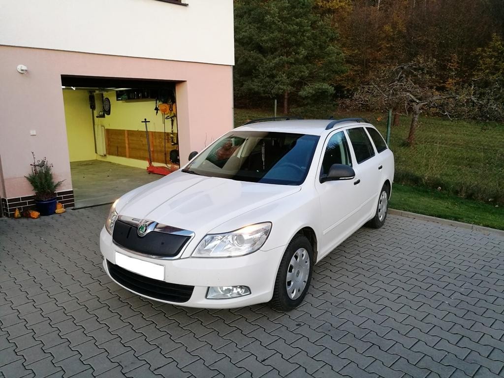 Škoda_Octavia_II_zadní_reproduktory_parkovací_kamera14
