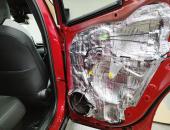 Toyota_C-HR,_autohifi,_reproduktory_Hertz,_aktivní_subwoofer_Kicker,_tlumení_dveří_0127