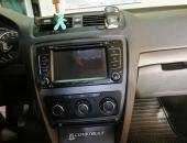 Škoda_Octavia_II_zadní_reproduktory_parkovací_kamera05