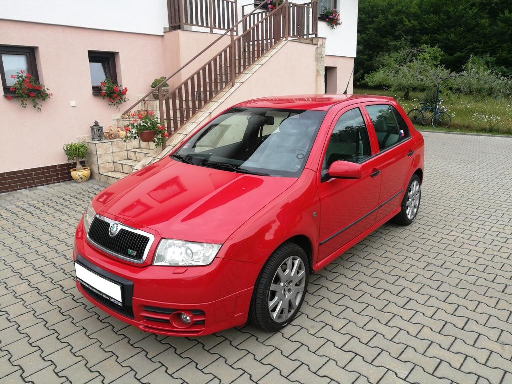 Škoda_Fabia_I_RS,_výměna_reproduktorů,_tlumení_dveří_109