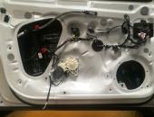 VW_Passat_B8,_autohifi,_reproduktory_hertz,_tlumení_dveří05