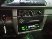 Škoda_Felicia_reproduktory_rádio_anténa10