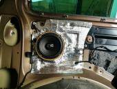 VW_T5_Multivan,_autohif,_reproduktory,_tlumení_dveří,_subwoofer_03