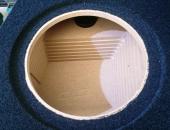 Škoda_Octavia_II_combi,_subwoofer_do_bočnice,_autohifi,_zesilovač1