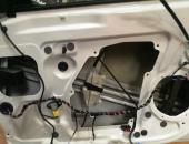 Škoda_Superb_II_autohifi,_výměna_reproduktorů,_tlumení_dveří,_reproduktory_Hertz_0106