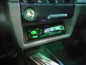 Škoda_Felicia_reproduktory_rádio_anténa08