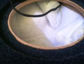 Škoda_Octavia_II_combi,_subwoofer_do_bočnice,_autohifi,_zesilovač2