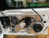 Škoda_Superb_II_autohifi,_výměna_reproduktorů,_tlumení_dveří,_reproduktory_Hertz_0109