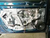 Škoda_Superb_III,_autohifi,_reproduktory_DLS,_výměna_reproduktorů,_tlumení_dveří10