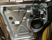 VW_T5_Multivan,_autohif,_reproduktory,_tlumení_dveří,_subwoofer_08