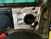 VW_T5_Multivan,_autohif,_reproduktory,_tlumení_dveří,_subwoofer_07
