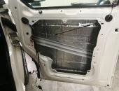 VW_T5,_autohifi,_reproduktory_Hertz,_subwoofer_Hertz,_zesilovač,_tlumení_dveří,_reproduktory_transporter_0103