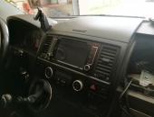 VW_T5_MULTIVAN_-_rádio,_stropní_monitor,_parkovací_kamera,_zesilovače_11102803