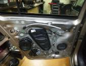 VW_Touran,_výměna_reproduktorů,_tlumení_dveří,_autohifi_0107