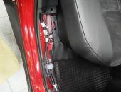 Toyota_C-HR,_autohifi,_reproduktory_Hertz,_aktivní_subwoofer_Kicker,_tlumení_dveří_0106