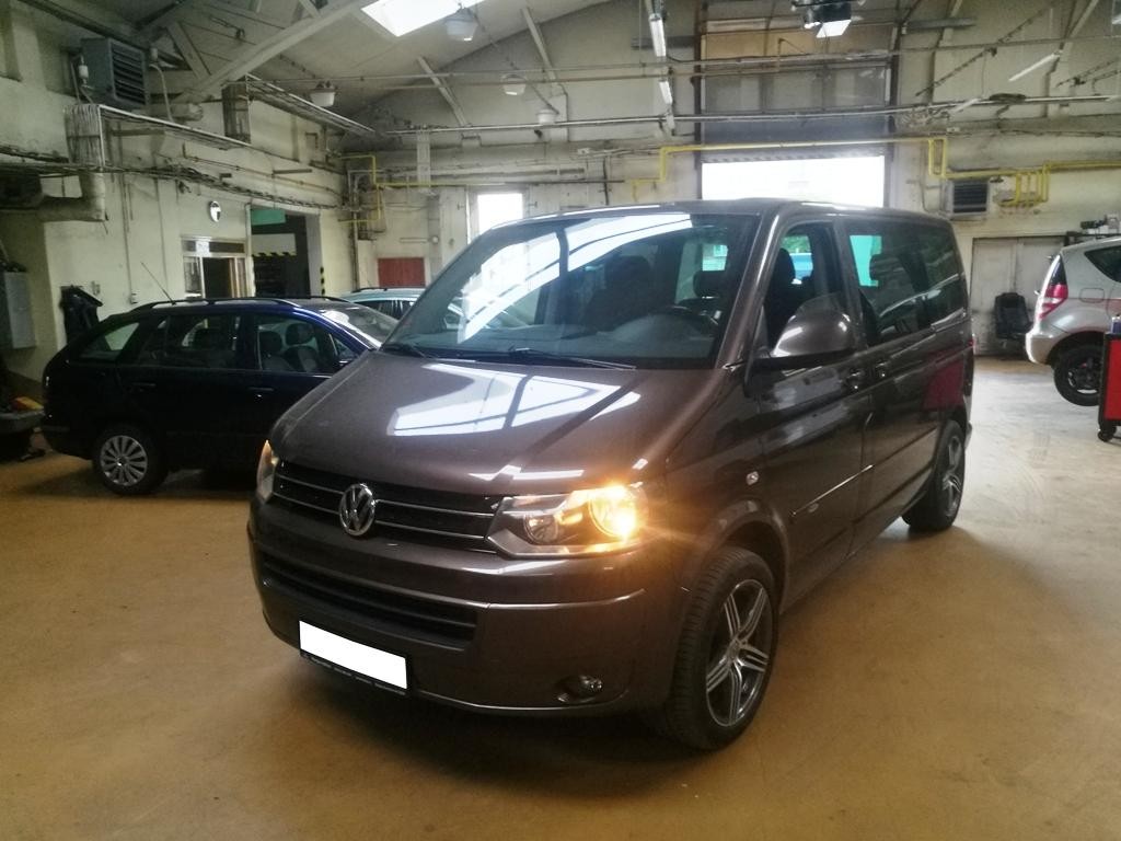 VW_T5_Multivan,_autohif,_reproduktory,_tlumení_dveří,_subwoofer_23