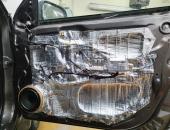 Mitsubishi L200, výměna reproduktorů, autohifi mitsubishi, subwoofer pod sedačku, hertz, helix, kenwood 010115