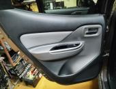 Mitsubishi L200, výměna reproduktorů, autohifi mitsubishi, subwoofer pod sedačku, hertz, helix, kenwood 010120