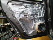 Mitsubishi L200, výměna reproduktorů, autohifi mitsubishi, subwoofer pod sedačku, hertz, helix, kenwood 010112