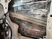 VW T5, tónování oken, odhlučnění, stropní monitor, rádio car play, čalounění03