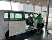 VW T5, tónování oken, odhlučnění, stropní monitor, rádio car play, čalounění26