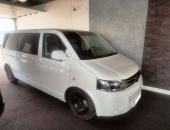 VW T5, tónování oken, odhlučnění, stropní monitor, rádio car play, čalounění08