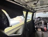 VW T5, tónování oken, odhlučnění, stropní monitor, rádio car play, čalounění28