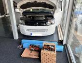 VW T5, tónování oken, odhlučnění, stropní monitor, rádio car play, čalounění32