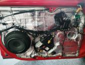 Výměna reproduktorů Octavia II, radio Zenec, tliumení dveří10