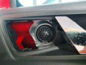 Výměna reproduktorů Octavia II, radio Zenec, tliumení dveří06