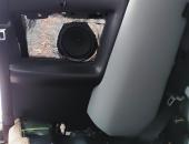 Audi 80 Cabrio, subwoofer Eton, reproduktory Emphaser, zesilovače Axton 0111