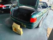 Audi 80 Cabrio, subwoofer Eton, reproduktory Emphaser, zesilovače Axton 0122